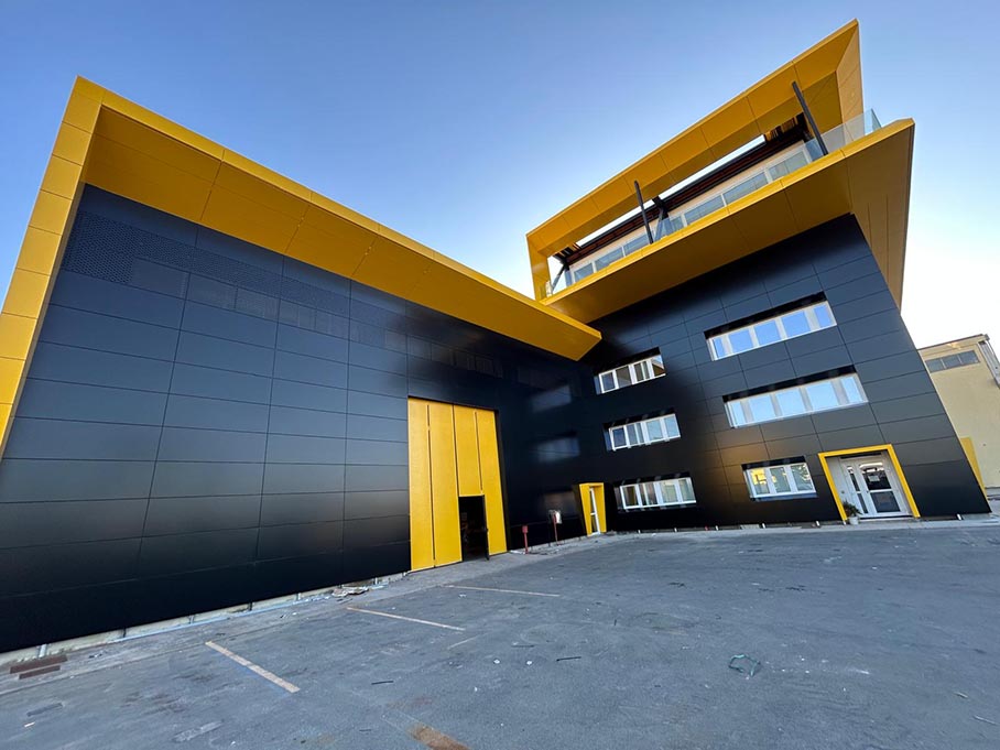 26 giugno evento Manitech: il concessionario Unicar Yale per la Sardegna celebra 10 anni e inaugura il nuovo rooftop Altera a Elmas